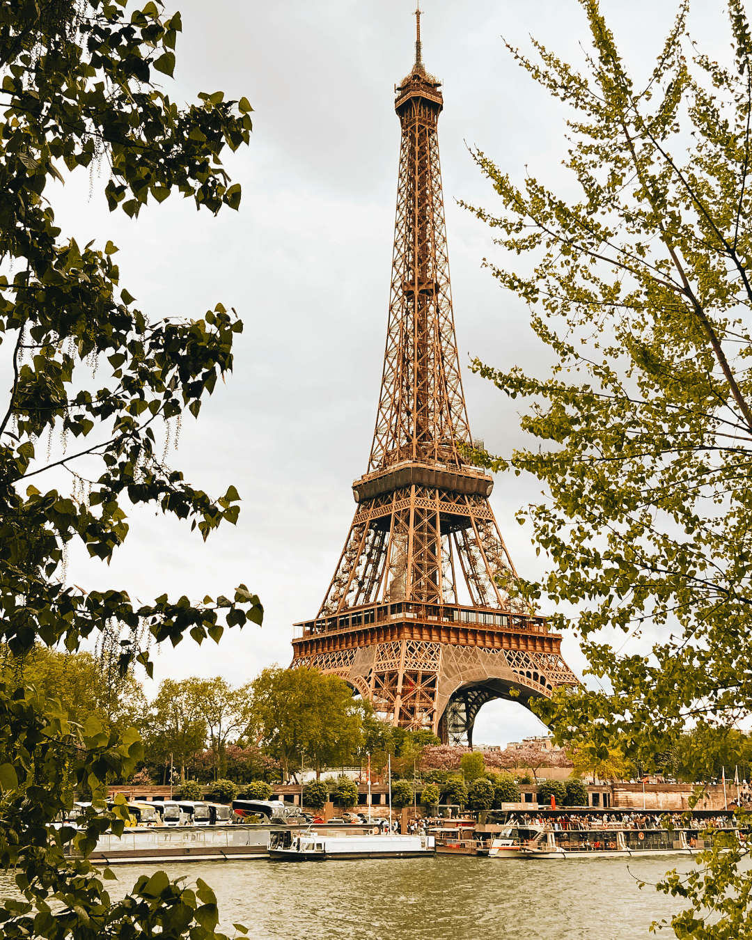 Cafés, art, and iconic nights.